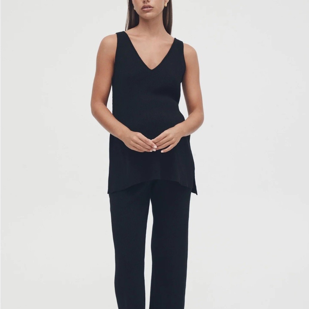 Legoe Heritage | Knit black top (pre and post maternity)